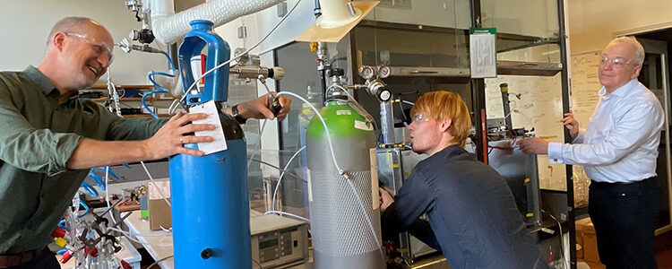 The methane removal invention is currently being developed at University of Copenhagen labs in collaboration with the start-up Ambient Carbon. Left to right: CEO Matthew Johnson, R&D scientific researcher Morten Krogsbøll, COO & Chair, David Miller. Photo, Jes Andersen.